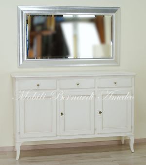 Credenza realizzata in legno massiccio laccata colore bianco